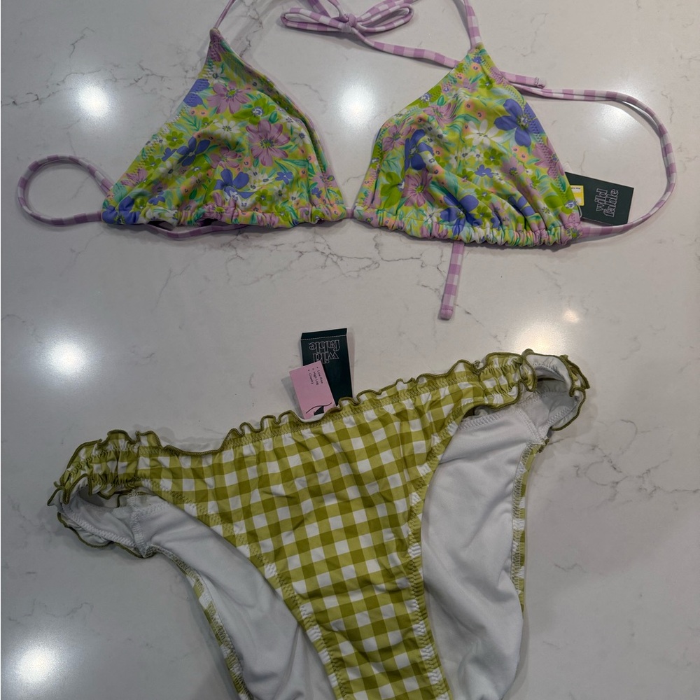 Size XL Gingham Bikini Bottoms & Reversible Floral/Gingham Bikini Top Wild Fable